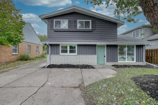 1112 S 121st St, West Allis, WI 53214