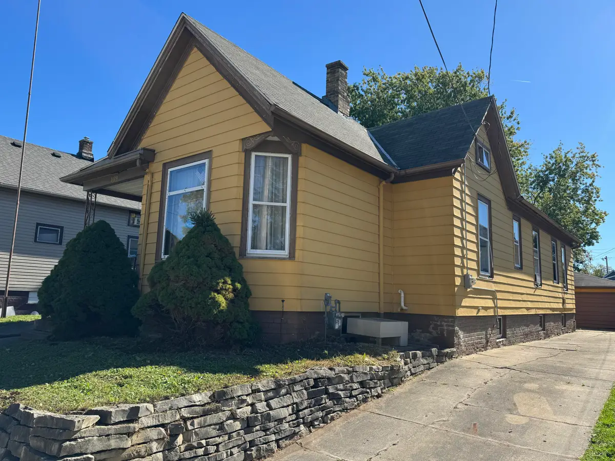1119 Hagerer St, Racine, WI 53402 - #1