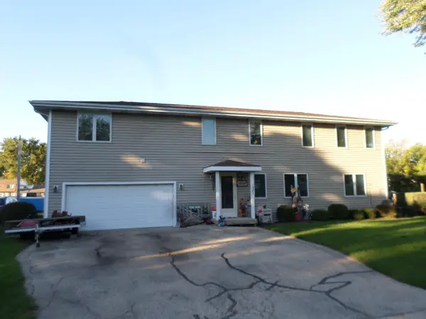 400 E North St, Salem Lakes, WI 53170