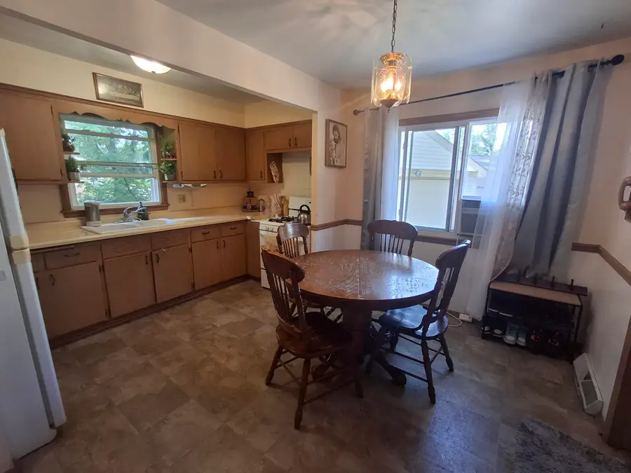 2537 W Bridge St, Milwaukee, WI 53221 - #3