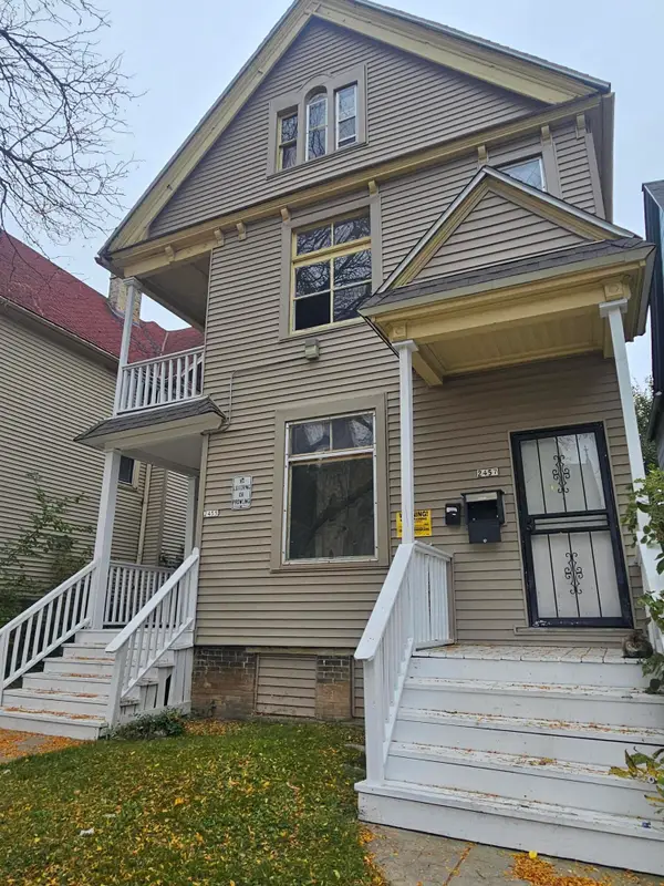 2455 W Mckinley Ave, Milwaukee, WI 53205