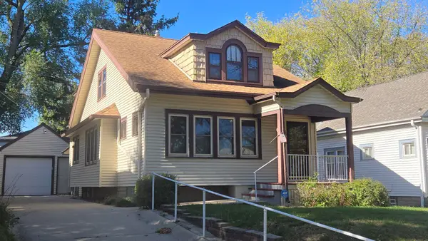 2567 N 54th St, Milwaukee, WI 53210