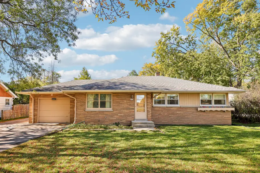 4527 N 100th St, Wauwatosa, WI 53225 - #2