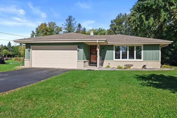 6238 Green Ridge Dr, Mount Pleasant, WI 53406