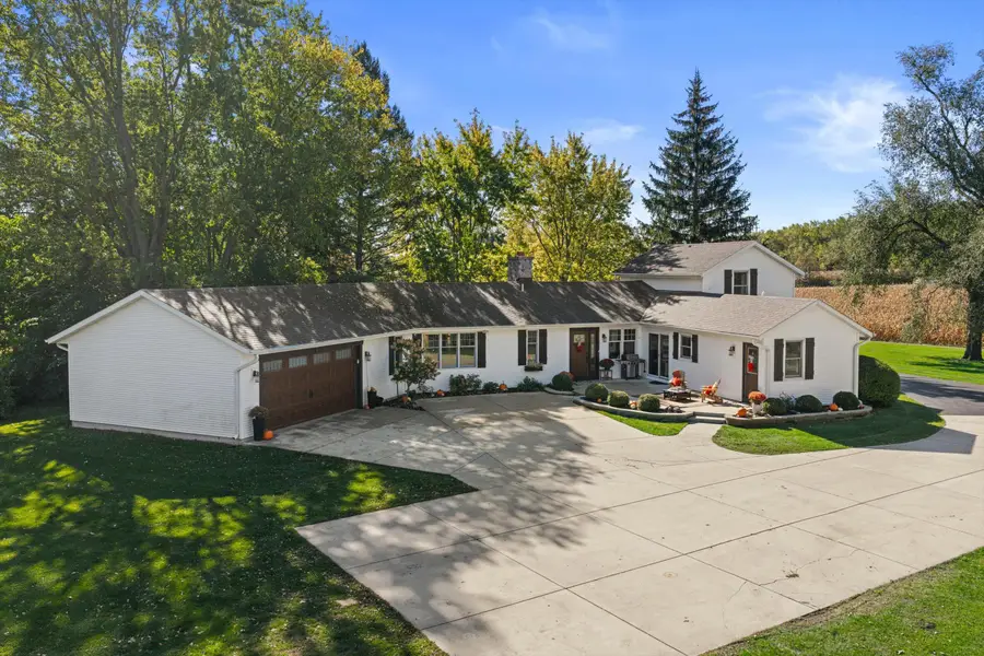 18828 Plank Rd, Union Grove, WI 53182 - #2