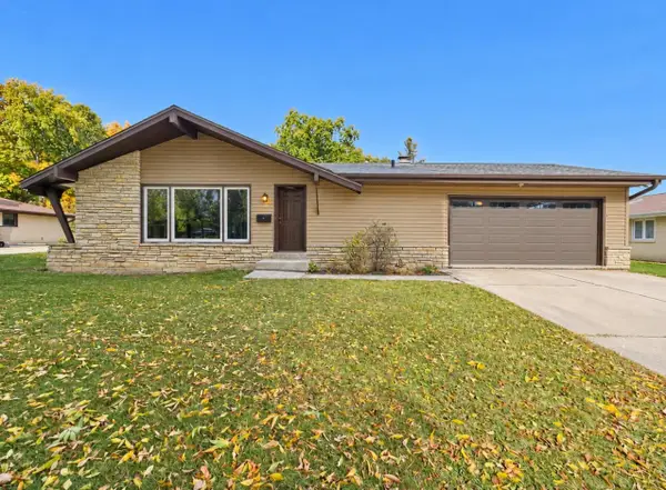 1824 W Clayton Crest Ave, Milwaukee, WI 53221