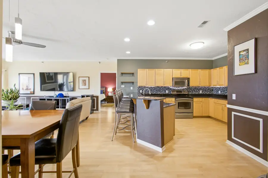 1220 E Locust St, Milwaukee, WI 53212 - #2