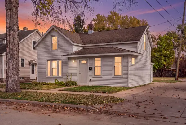 915 17th St S, La Crosse, WI 54601