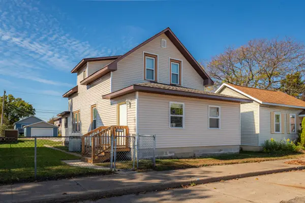 1227 George St, La Crosse, WI 54603