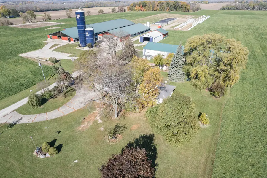 W8496 Long Rd, Watertown, WI 53098 - #2