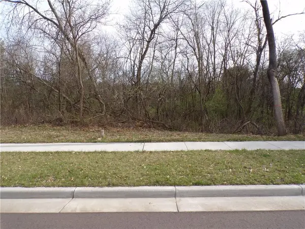 1603 Red Pine Court, Eau Claire, WI 54701