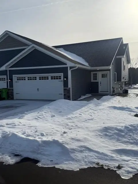 4973 Woodland Park Drive, Eau Claire, WI 54701