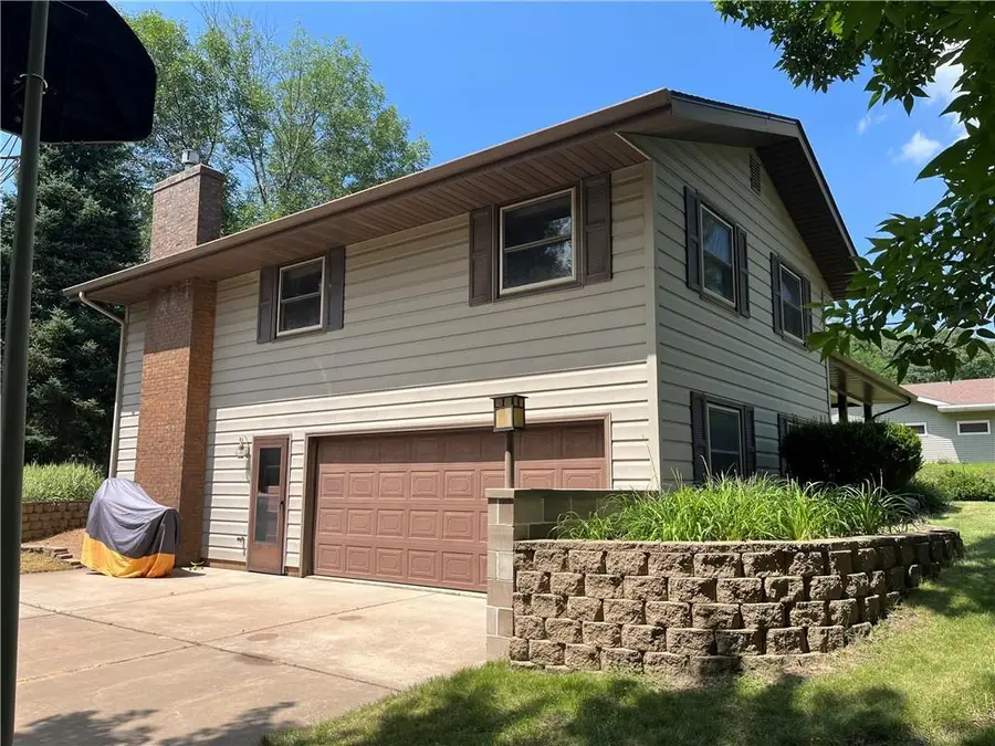 3334 Hester Street, Eau Claire, WI 54701 - Image #2