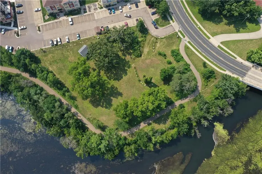 404 S Winter Street, River Falls, WI 54022 - #3