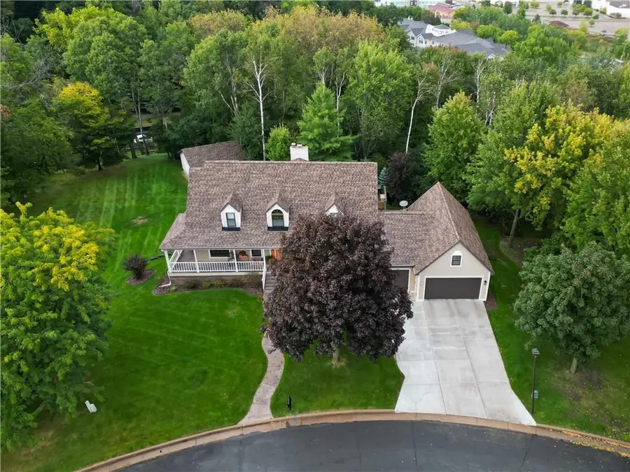 3920 Woodcrest Court, Eau Claire, WI 54701 - Image #2