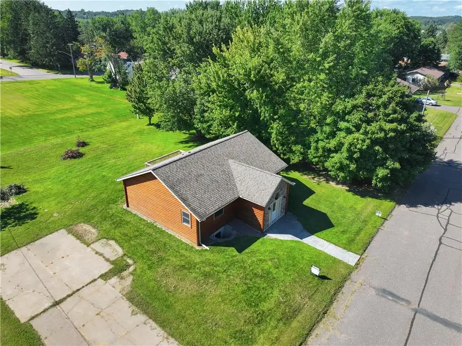 405 Diamond Street, Ridgeland, WI 54763 - Image #2