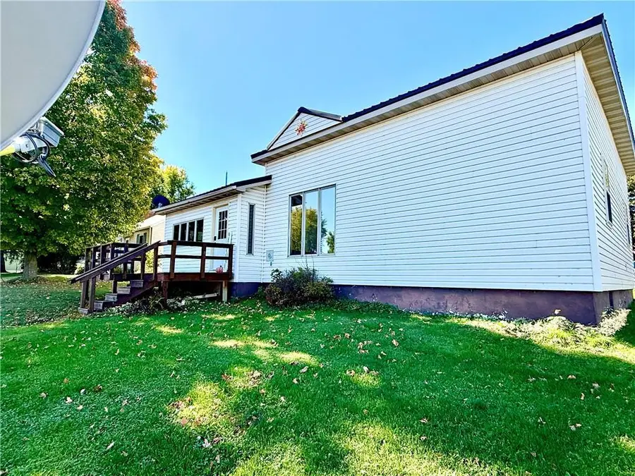 219 Main Street, Greenwood, WI 54437 - Image #2