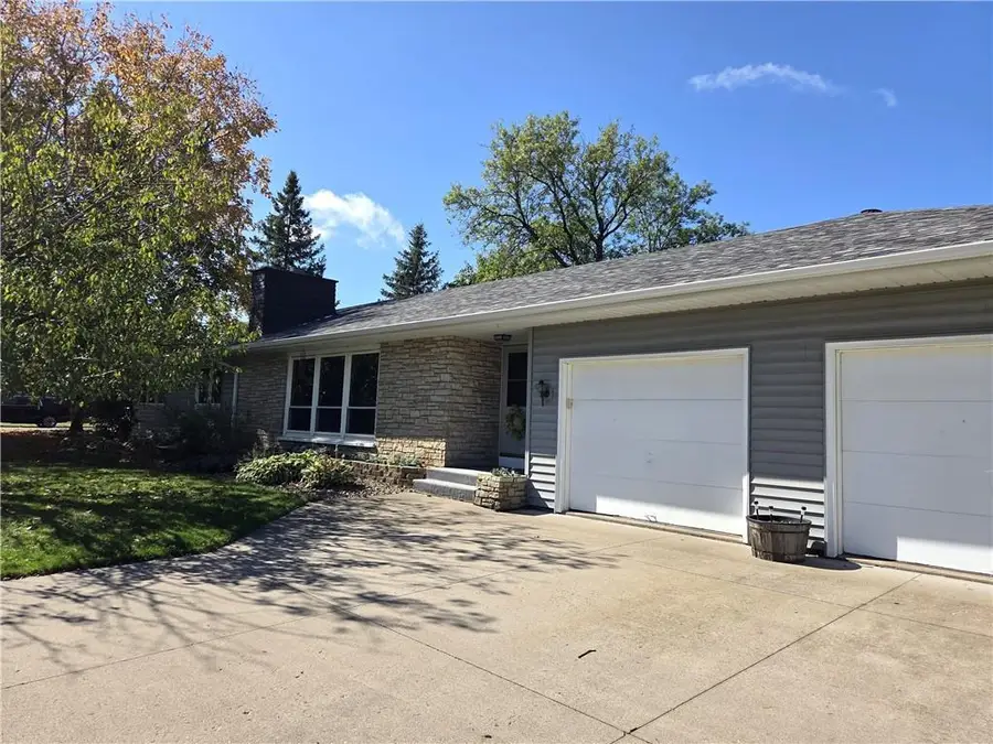432 S Wisconsin Avenue, Rice Lake, WI 54868 - Image #2