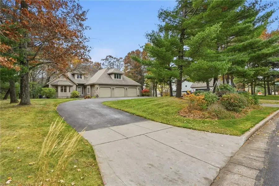 1523 Woodridge Drive, Chippewa Falls, WI 54729 - Image #2
