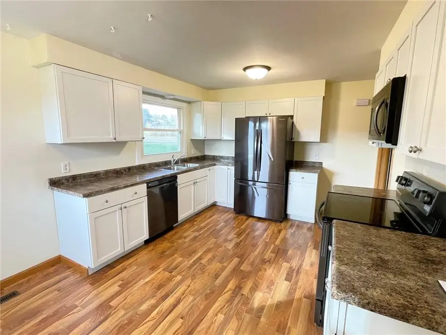 4927 Jeffers Road, Eau Claire, WI 54703 - Image #3