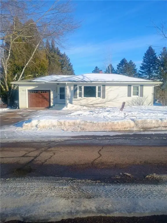 305 S Clark Street, Thorp, WI 54771