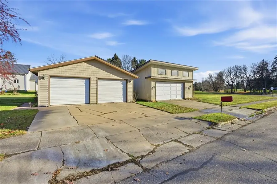 400 E Stanley Street, Thorp, WI 54771 - Image #2