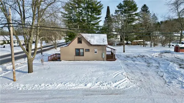 302 21st Avenue, Menomonie, WI 54751