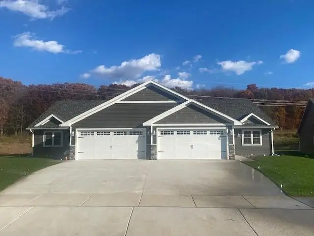 5133 Maple Leaf Path, Eau Claire, WI 54703 - #1