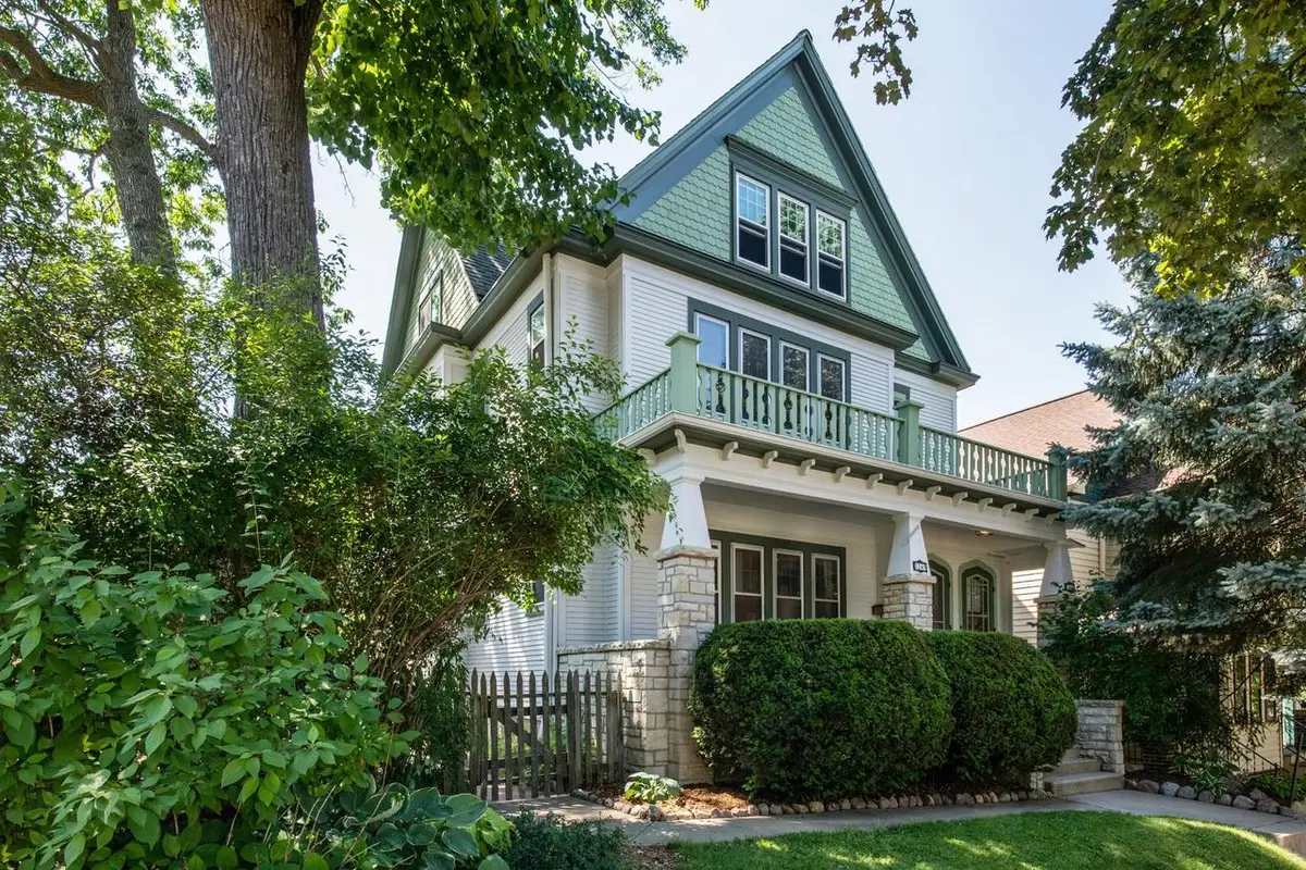 3247 S Delaware Ave, Milwaukee, WI 53207 - #1