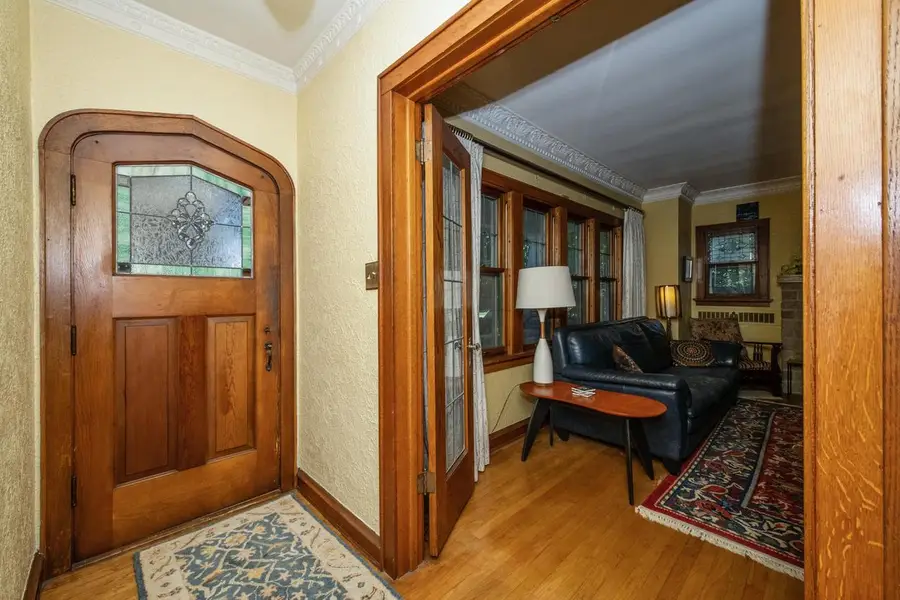 3247 S Delaware Ave, Milwaukee, WI 53207 - #2