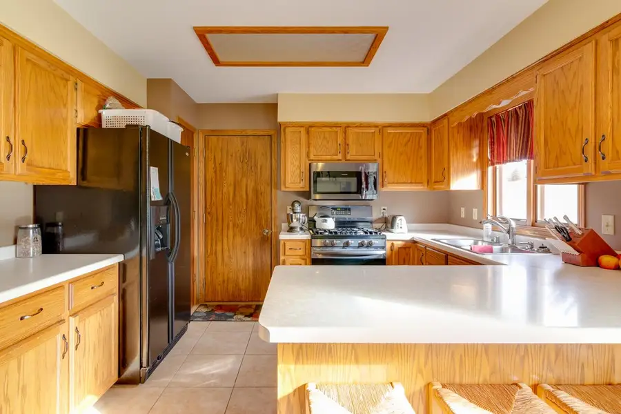 713 Oakfield St, West Bend, WI 53090 - #3