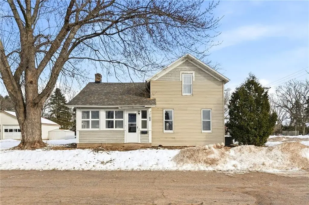 555 Irvine Street, Chippewa Falls, WI 54729 - Image #1