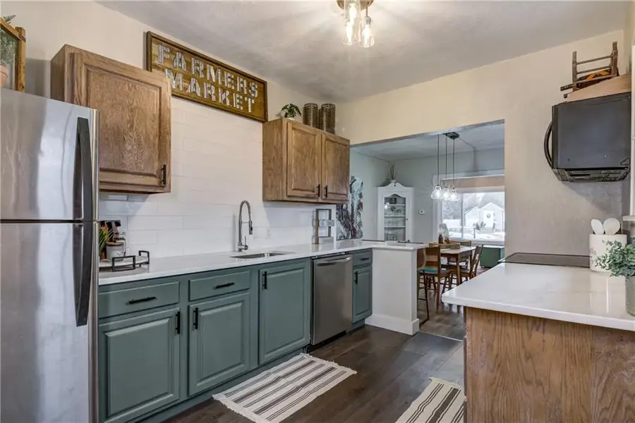 2116 Laurel Avenue, Eau Claire, WI 54701 - #2