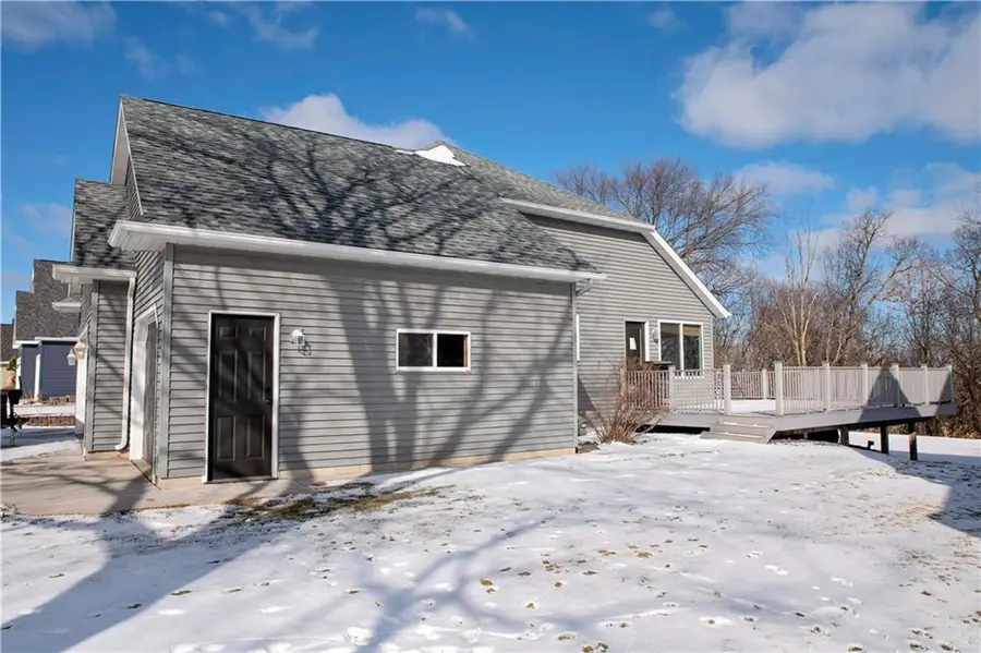 4522 S Oakwood Hills Parkway, Eau Claire, WI 54701 - #3