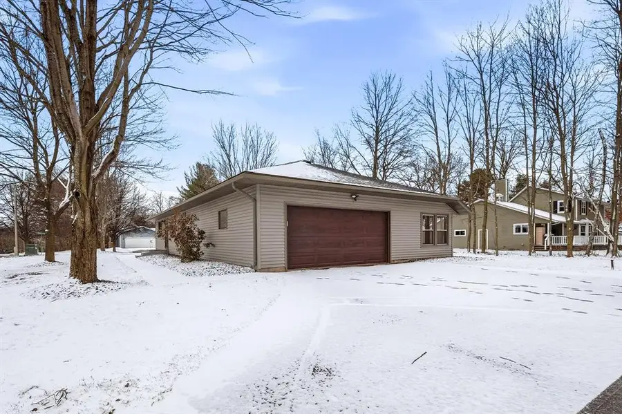 3019 Deerfield Drive, Eau Claire, WI 54703 - #3