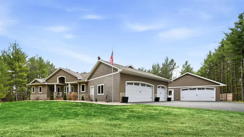 909 Thistle Lane, Eau Claire, WI 54703 - #1