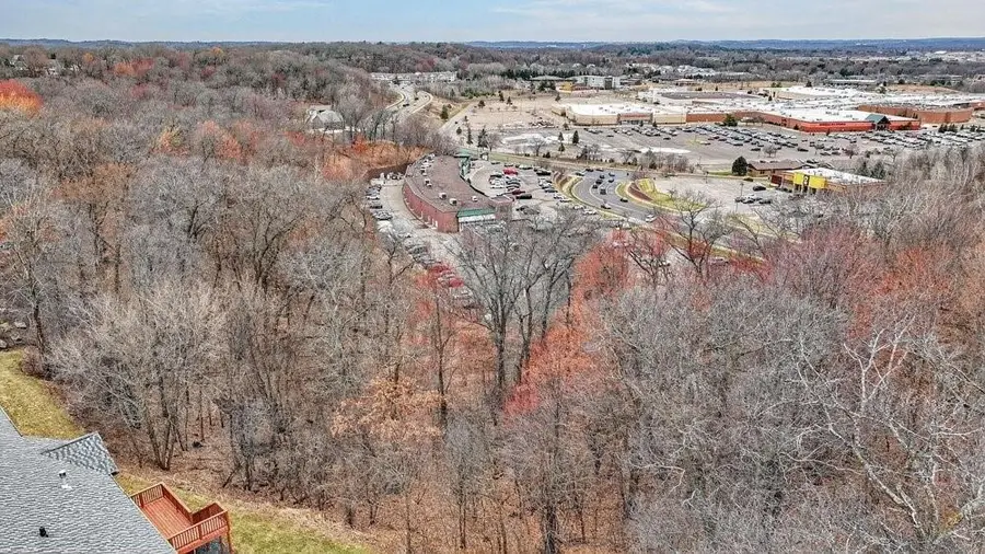 4642 S Oakwood Hills Parkway, Eau Claire, WI 54701 - #2