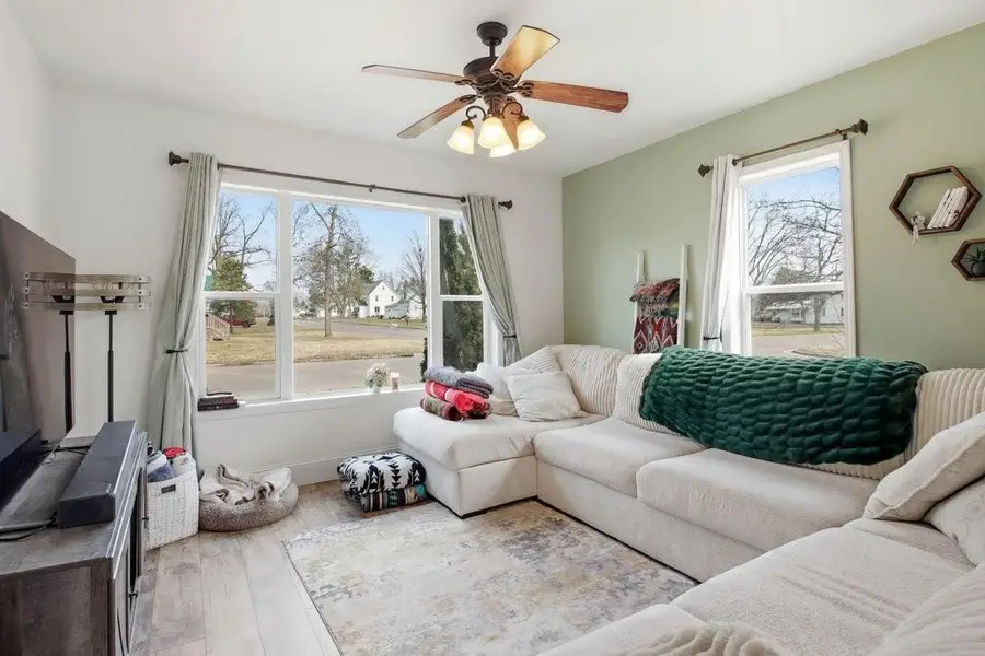 324 E 6th Avenue, Stanley, WI 54768 - #2