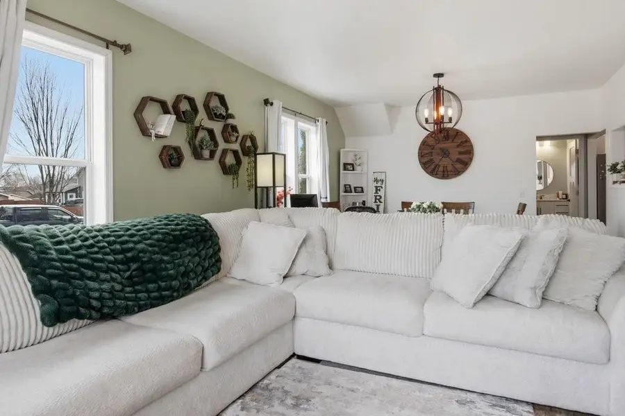 324 E 6th Avenue, Stanley, WI 54768 - #3