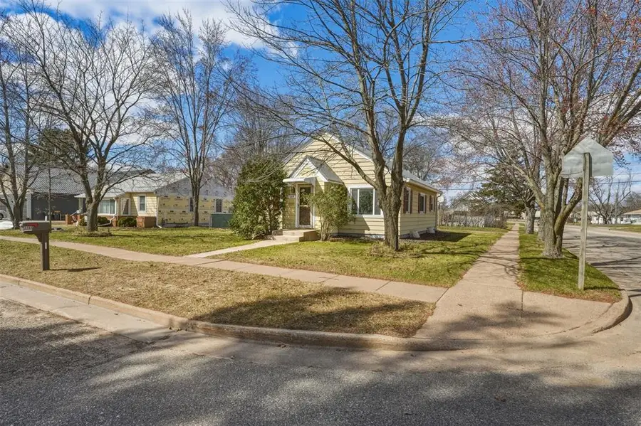 1104 Garfield Avenue, Altoona, WI 54720 - #3