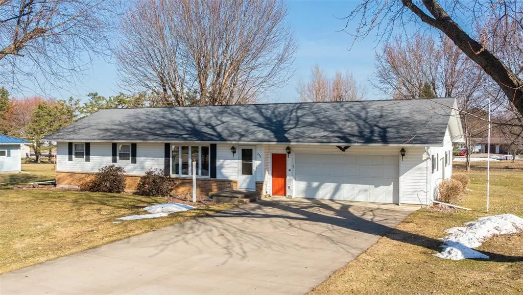 206 Hickory St, Abbotsford, WI 54405 - #1