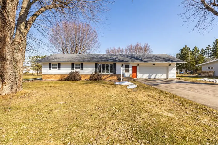 206 Hickory St, Abbotsford, WI 54405 - #2