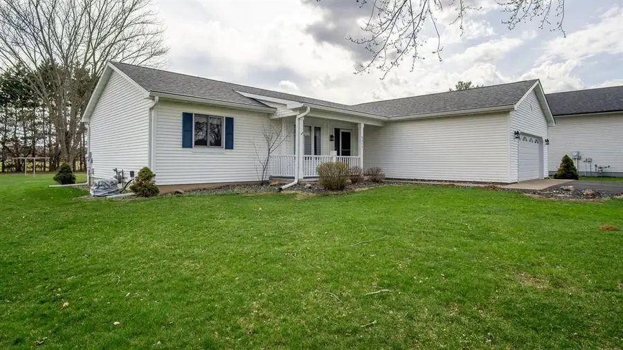5211 E Hamilton Avenue, Eau Claire, WI 54701 - #3