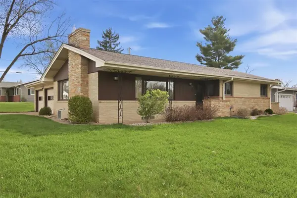 827 Park Ridge Drive, Eau Claire, WI 54703