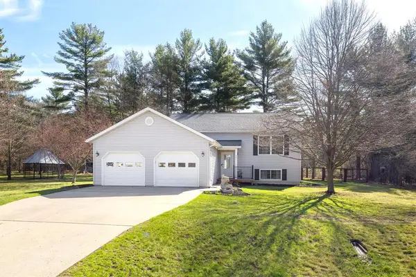 301 Lincolnwood Drive, Black River Falls, WI 54615