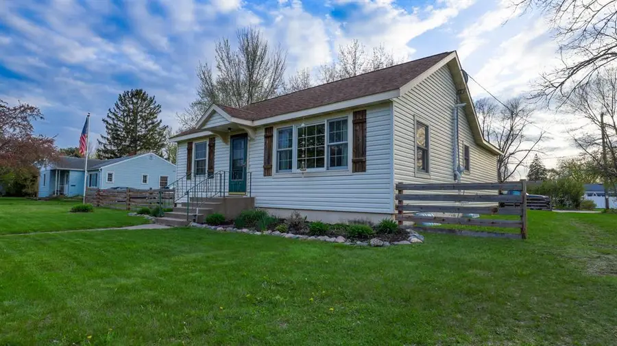 718 Maple Street, Chippewa Falls, WI 54729 - #3