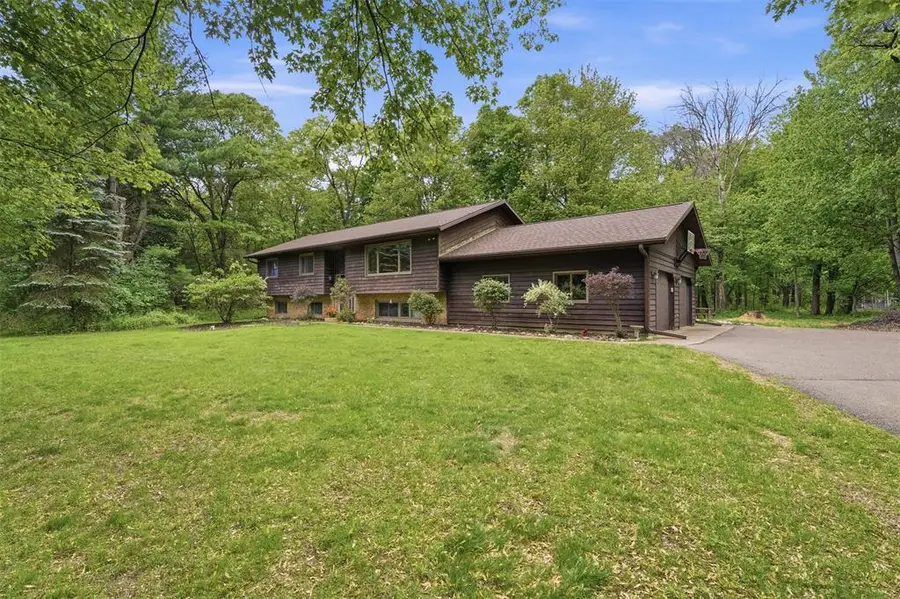 642 S 57th Avenue, Eau Claire, WI 54703 - #2