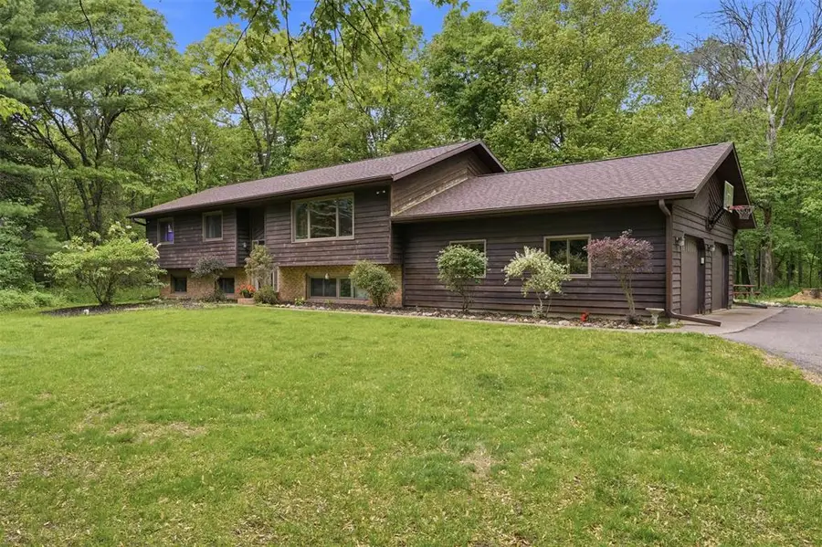 642 S 57th Avenue, Eau Claire, WI 54703 - #3