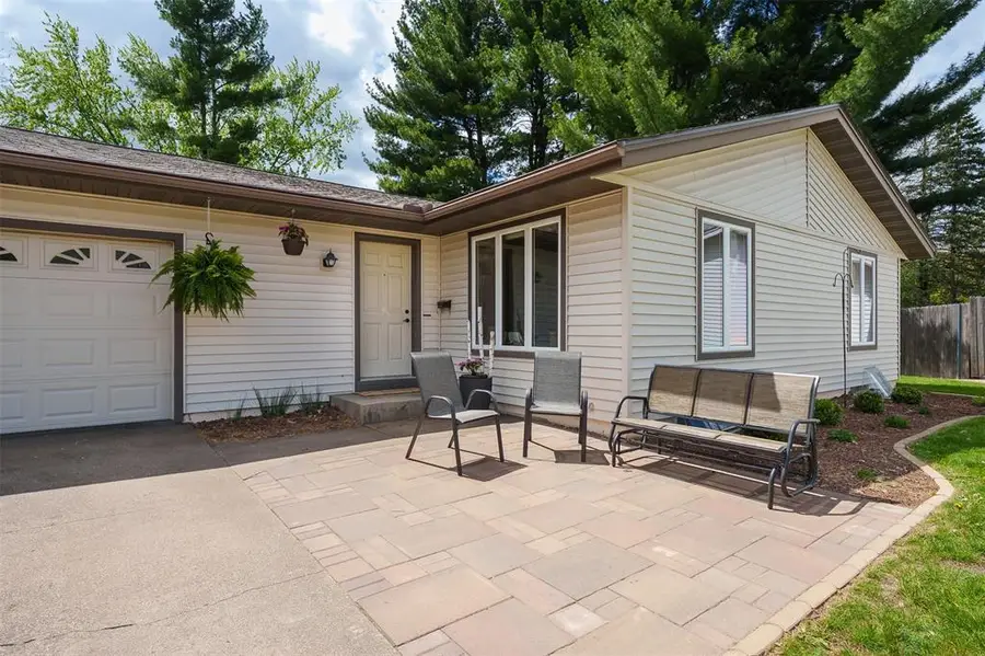 3674 Mission Drive, Eau Claire, WI 54701 - #3