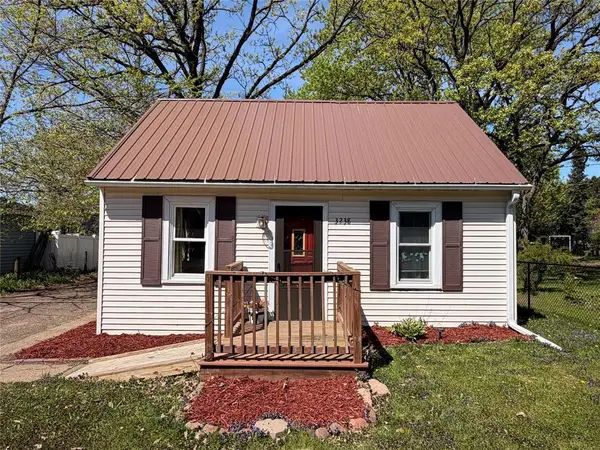 3238 7th Street, Eau Claire, WI 54703
